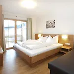 Tarlack Hutten 1a